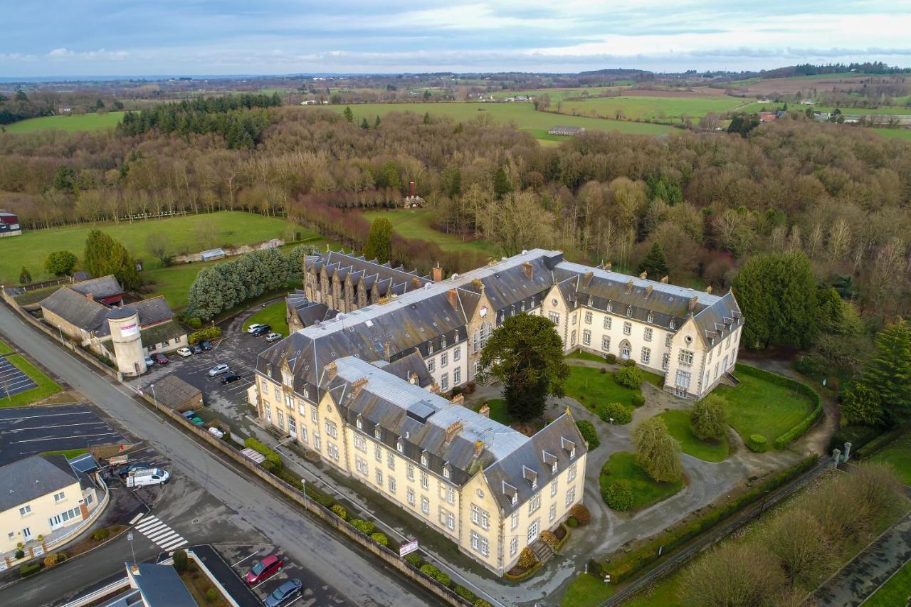 Hôtel Relais Le Bocage à Pontmain Extérieur photo
